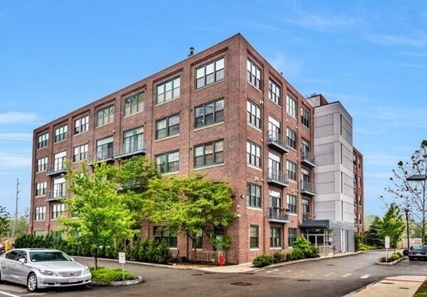 Building Photo - 43 Charlton St