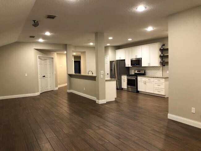 Building Photo - 6315 Canyon Rock Way