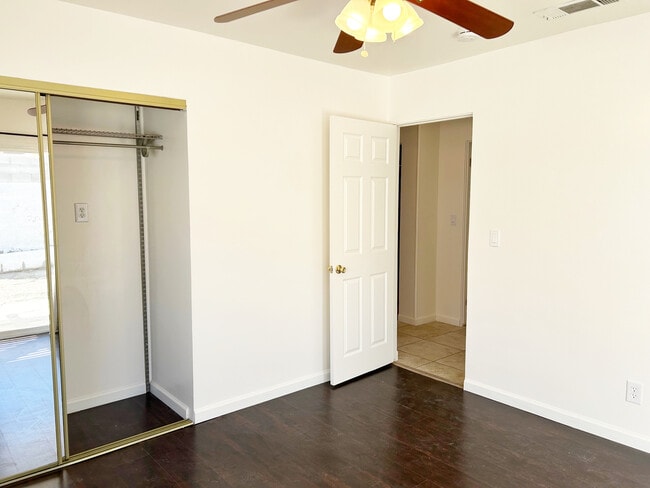 Building Photo - 54865 Avenida Vallejo