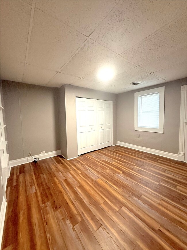 Building Photo - 511 E Beckemeyer Ave