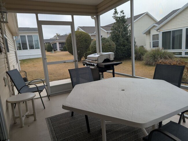 Building Photo - Nice furnished or unfurnished home located in the Village of Mallory in The Villages,