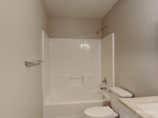 Building Photo - 365 McGiboney Ln