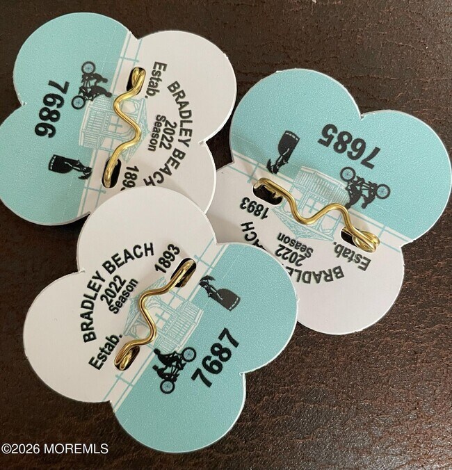 Building Photo - 404 Monmouth Ave