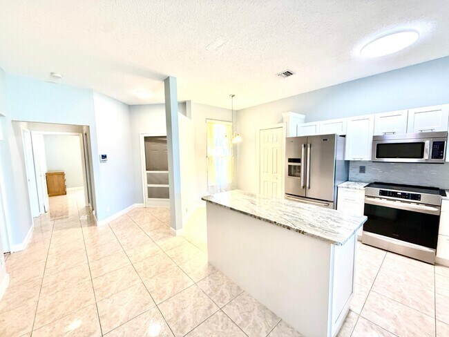 Building Photo - 3162 Via Poinciana