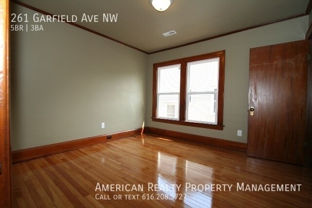 Building Photo - 261 Garfield Ave NW