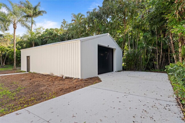 Building Photo - 16900 SW 62nd St