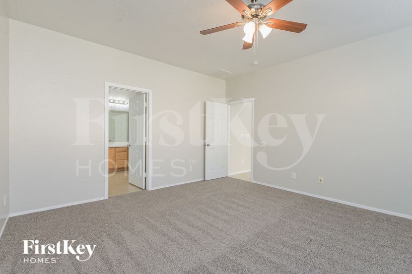 Building Photo - 2580 Lockerbie St