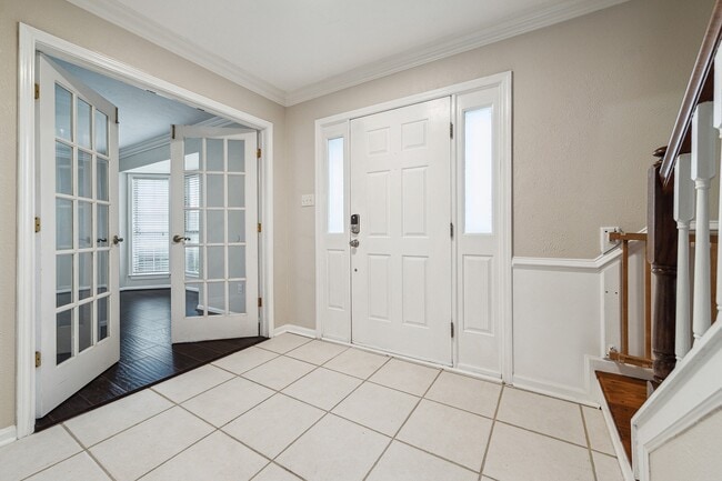 Building Photo - 9806 Gold Cup Way