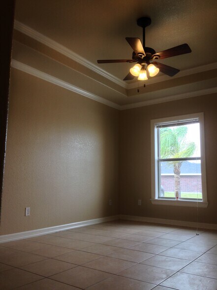 Quiet Neighborhood - 2706 Bobcat Ln