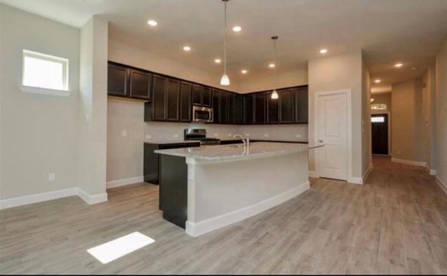 Building Photo - 427 Micaela Meadows Ct