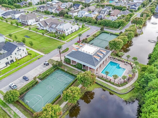 Building Photo - 211 Cicero St