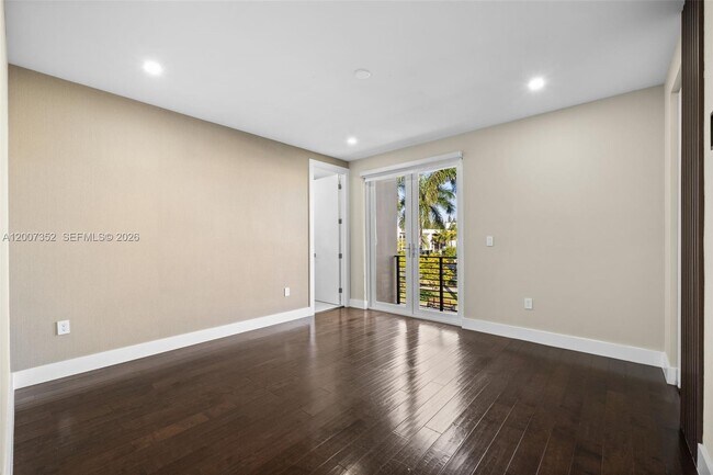 Building Photo - 7534 NW 98th Ave