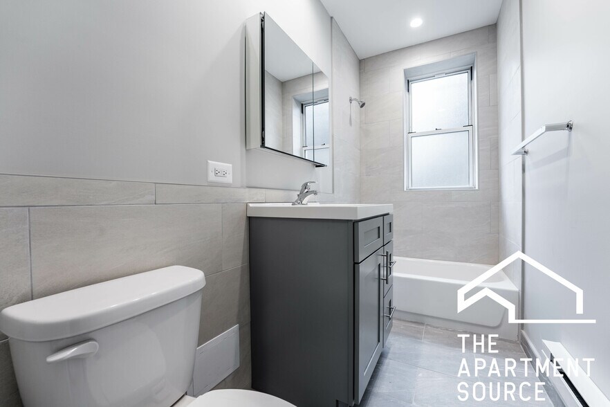 Building Photo - 1929 W Winona St