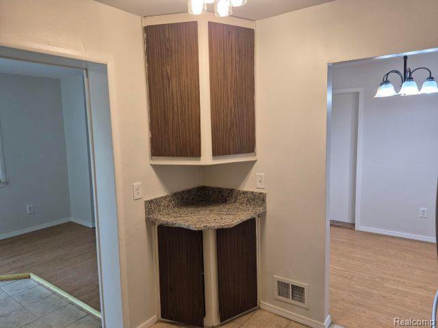 Building Photo - 41740 Aspen Dr