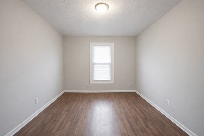 Building Photo - 17 S Tuxedo St