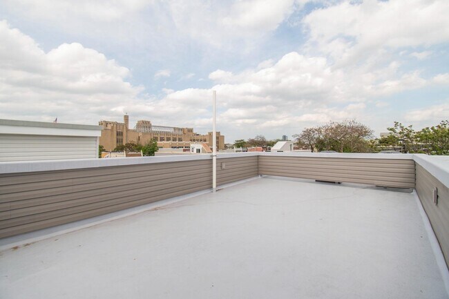 Building Photo - 1206 N 24th St