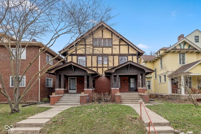 Primary Photo - 963 Woodruff Pl W Dr