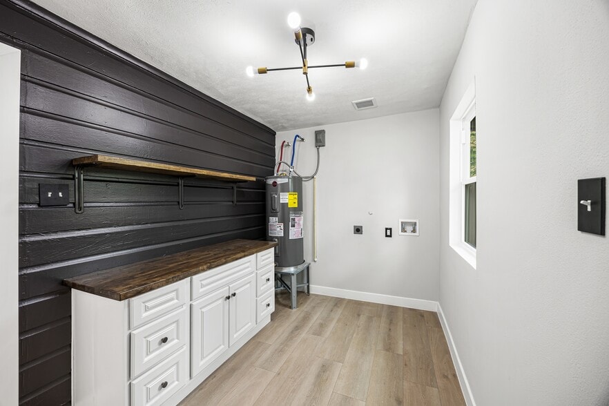 Building Photo - 4626 Holly St