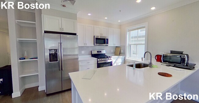 Building Photo - 80 Linden St