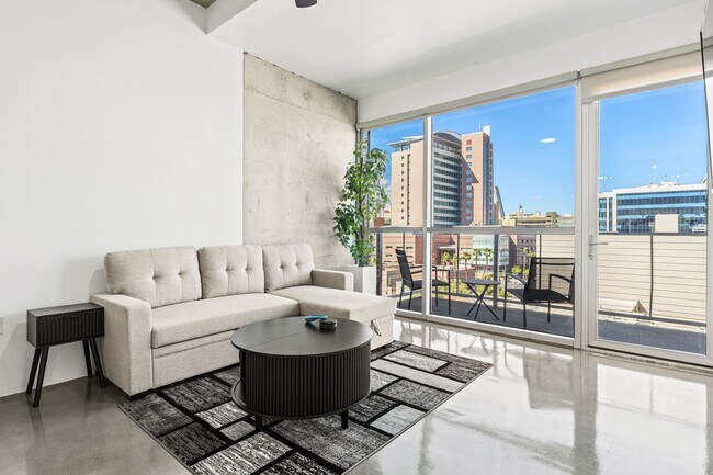 Building Photo - Furnished Juhl Condo w/ Balcony & City Views