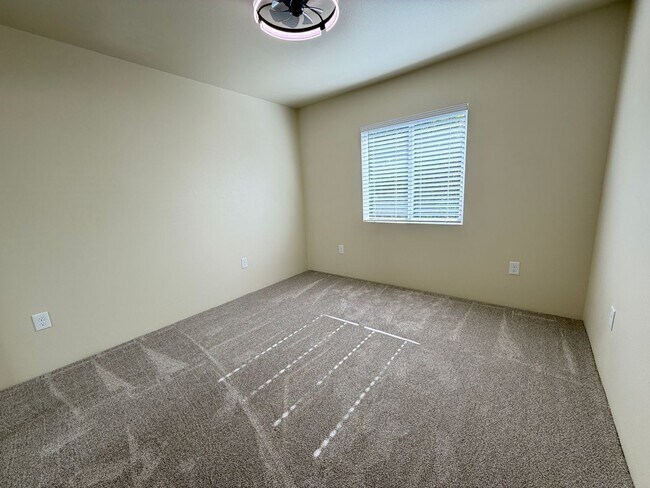 Building Photo - 1413 Shoshone St