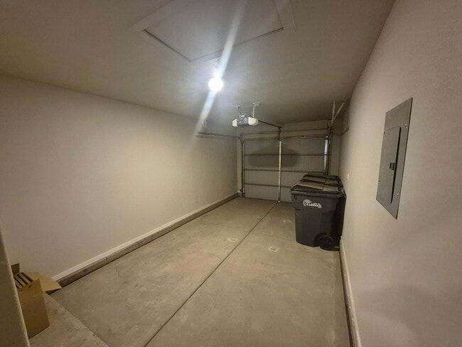 Building Photo - 2109 N Jayton Ave
