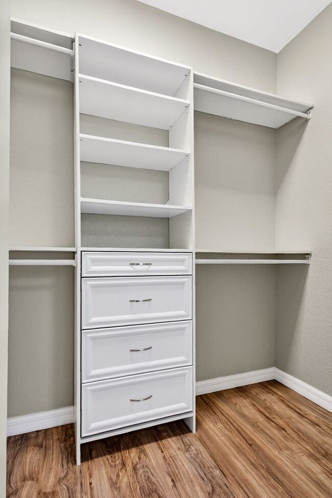 Building Photo - Immaculately updated 3/2.5 Three-Story Maitland Condo in Visconti!