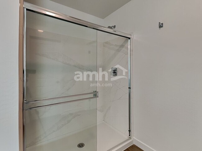 Building Photo - 9746 W Luxton Ln