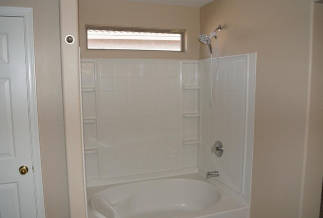 Building Photo - A must-see, amazing 4 Bed 3 Bath, 3 Car Garage, Single Family Home, Community Pool!