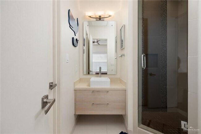 Building Photo - 22 Toronto Ave