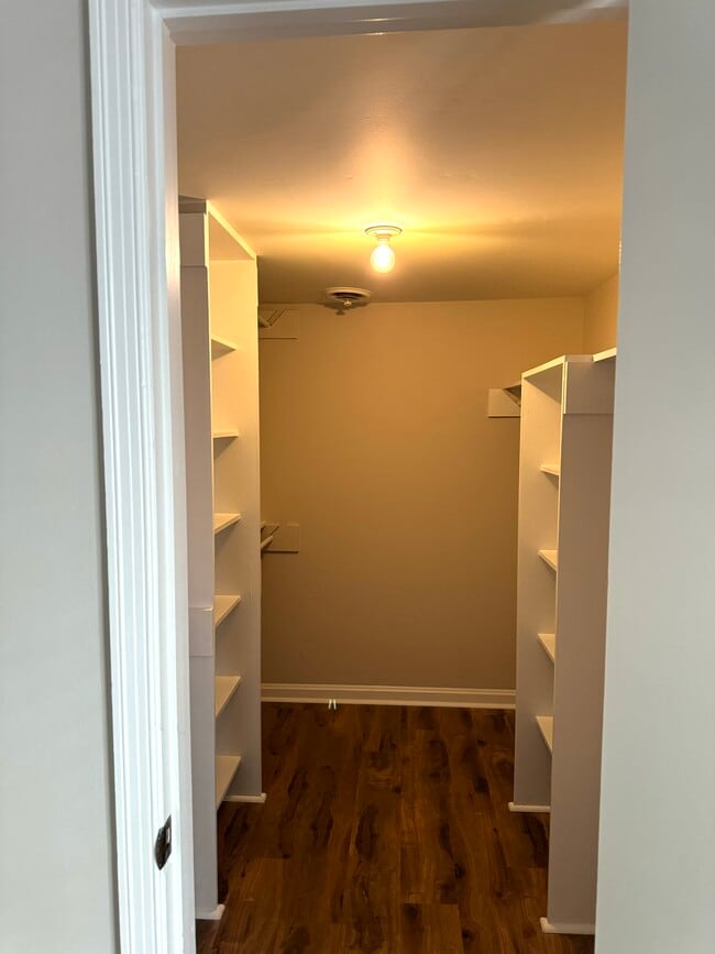 Building Photo - 505 Felder Ave