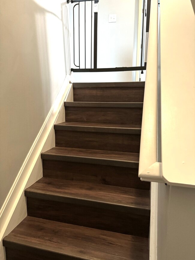 Stair(flight 2) - 4946 Grimm Dr