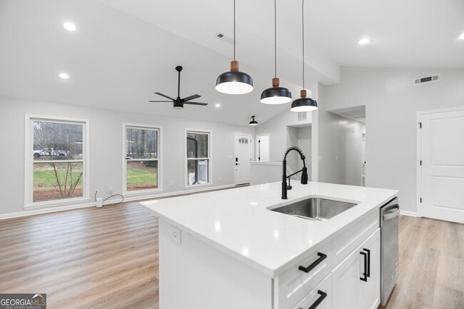 Building Photo - 335 Harris Rd