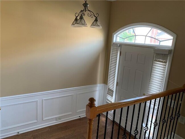 Building Photo - 6122 Deluna Way
