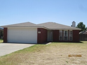 Building Photo - HOUSE - 3 Bedrooms, 2 Bath, 2 Car Garage