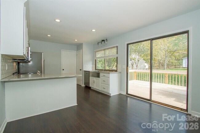 Building Photo - 11722 Carmel Lakes Dr