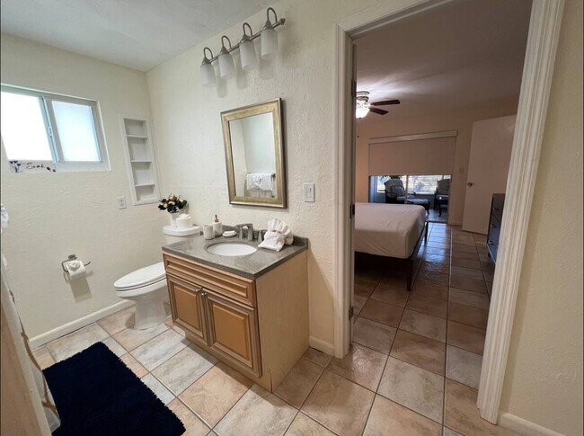 Building Photo - 3537 SE 1st Pl