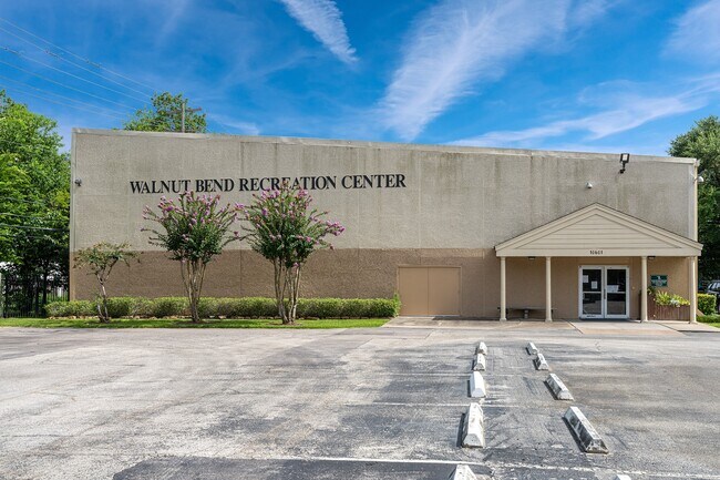 Building Photo - 10631 Del Monte Dr