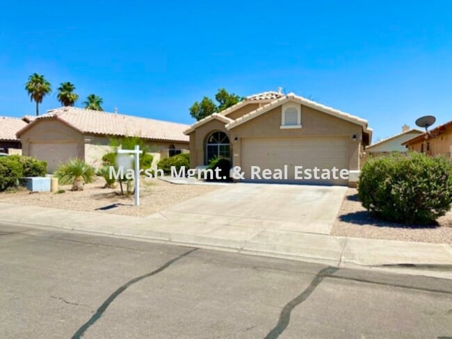 Building Photo - Wonderful 4 bedroom home newly updated in ...