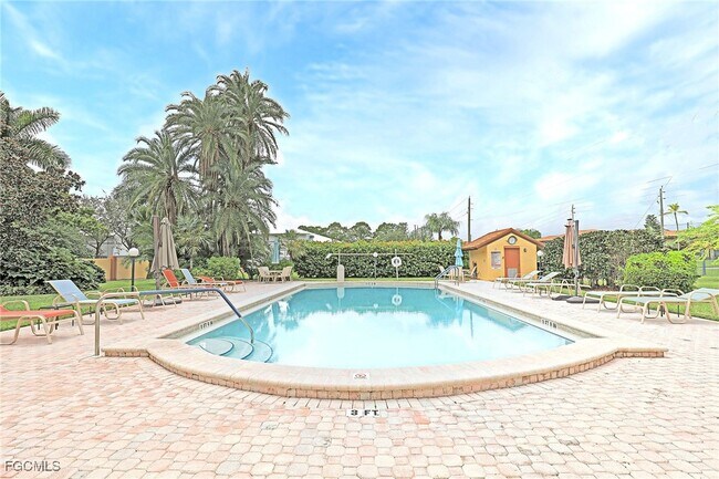 Building Photo - 6120 Whiskey Creek Dr