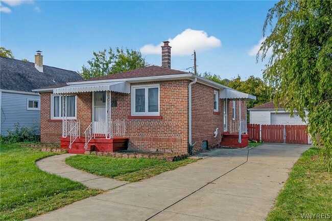 Building Photo - 116 Springville Ave