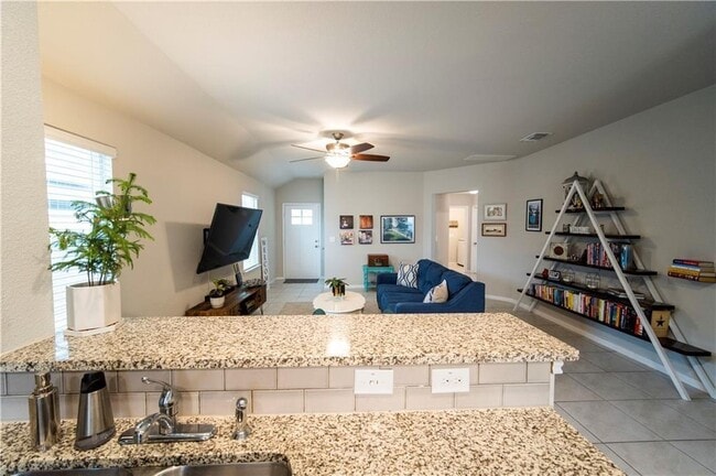 Building Photo - 10406 Hatton Ln