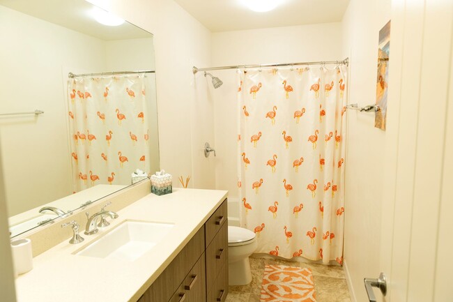 Building Photo - Charming Furnished 3 Bed/2.5 Bath two stor...