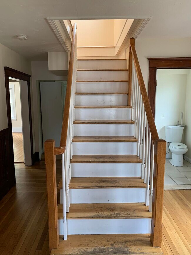 Building Photo - 264 Foster St