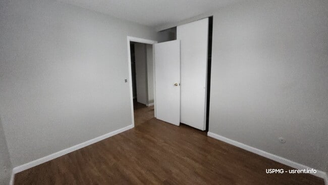 Building Photo - 852 Crowden Dr