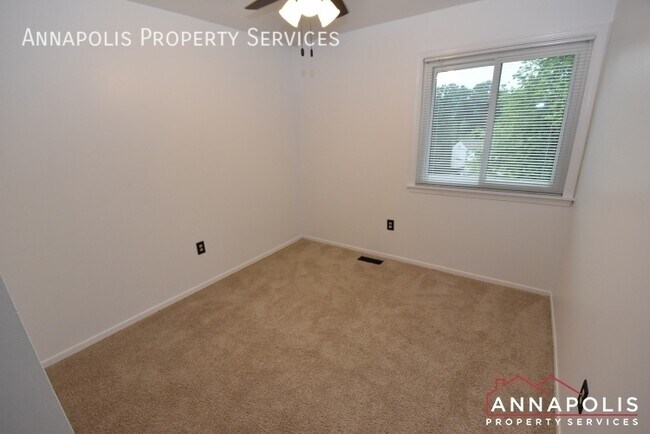 Building Photo - 1241 Birchcrest Ct