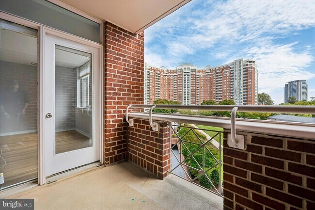 Building Photo - 5809 Nicholson Ln