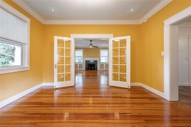 Building Photo - 5207 N Suwanee Ave