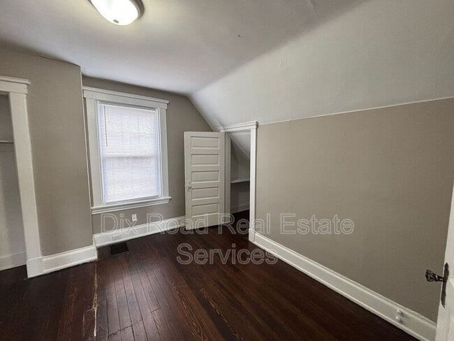 Building Photo - 5310 Carthage Ave