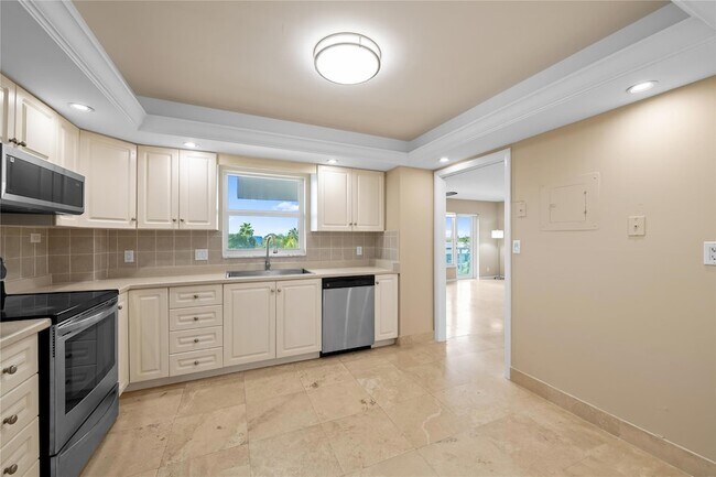 Building Photo - 3900 Galt Ocean Dr